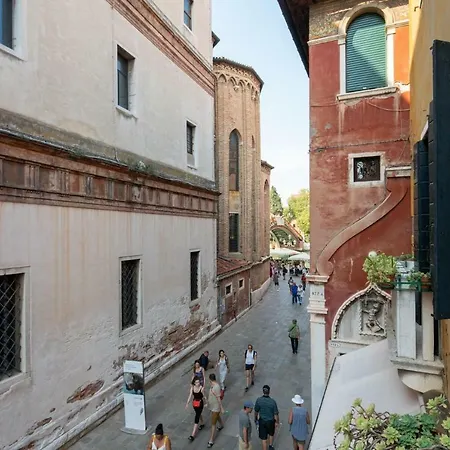Accademia Liberty *